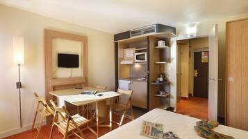Family Apartment | Private kitchenette