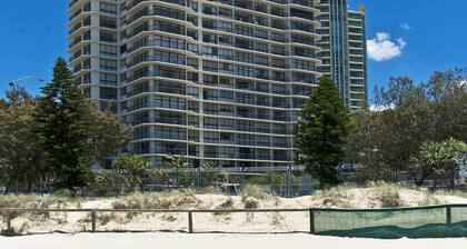 Hi Surf Beachfront Resort Apartments