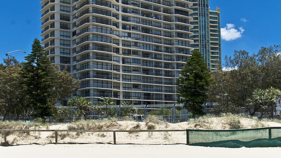 Hi Surf Beachfront Resort Apartments