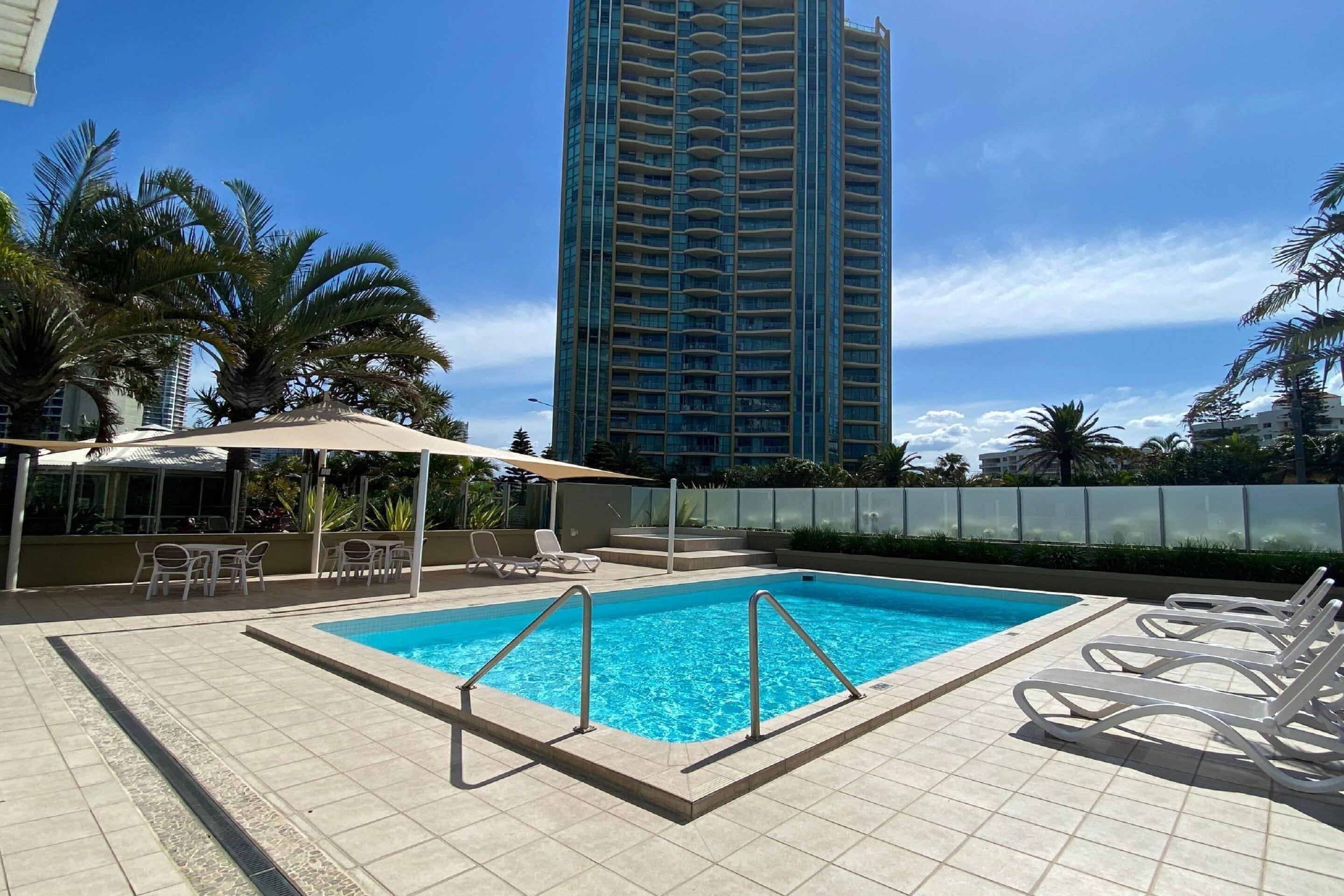 Hi Surf Beachfront Resort Apartments — image 5