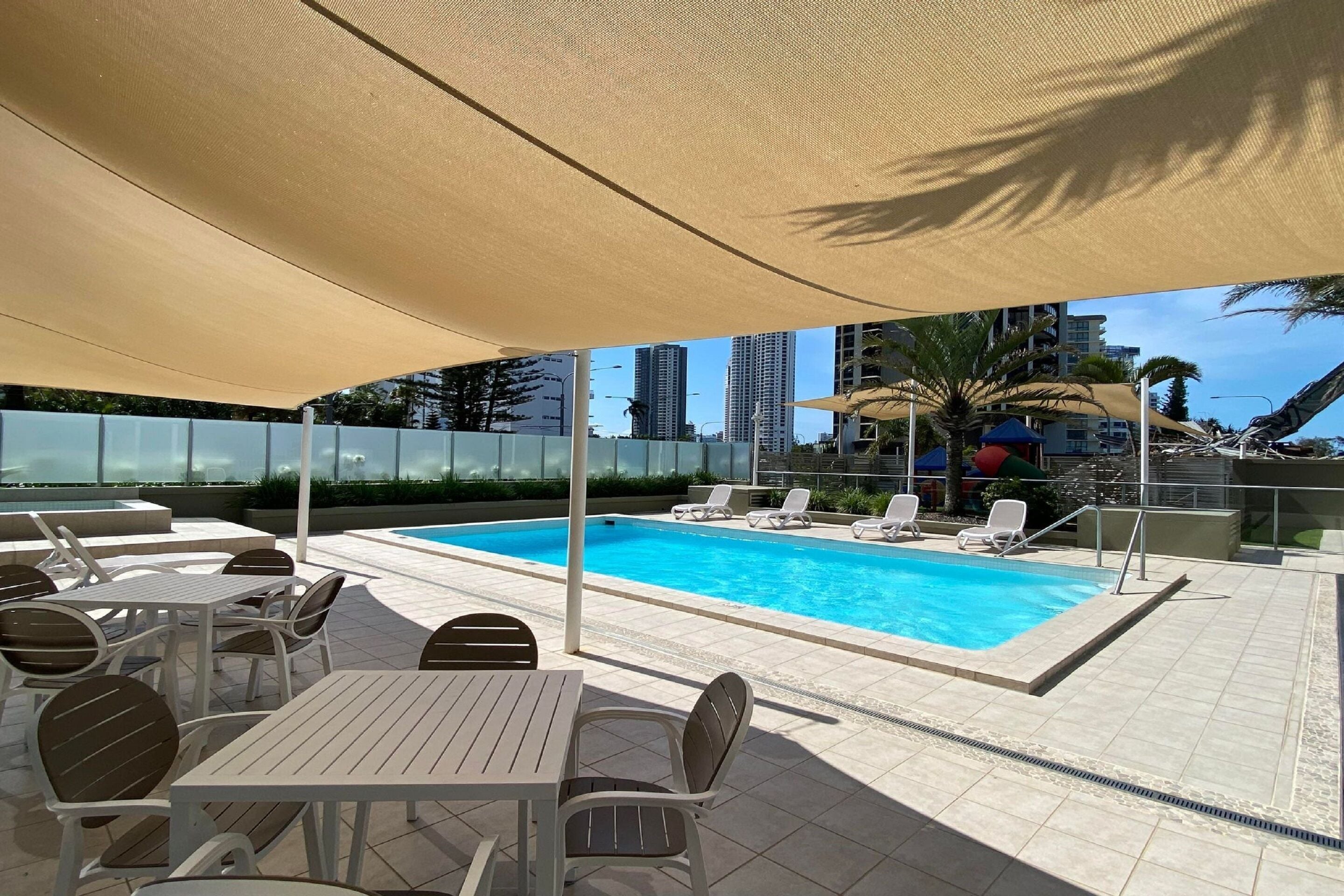 Hi Surf Beachfront Resort Apartments — image 6