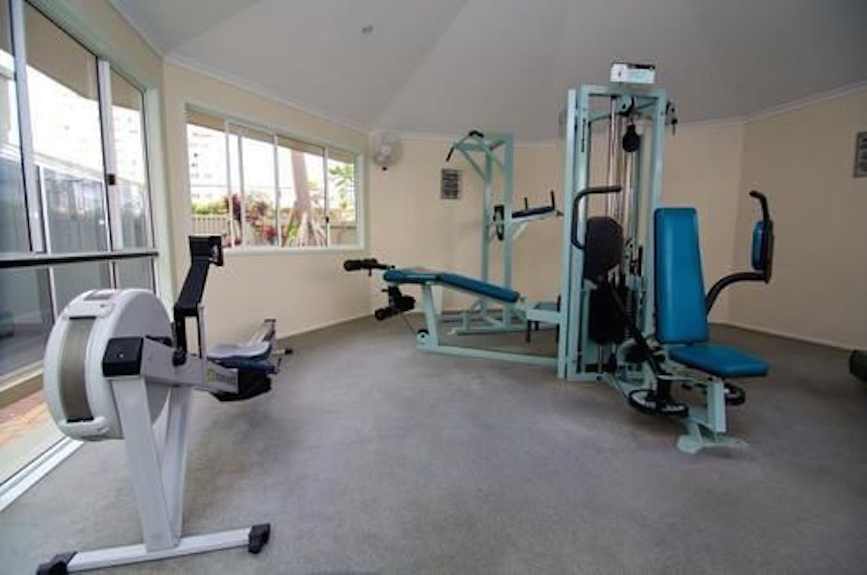 Hi Surf Beachfront Resort Apartments — image 29