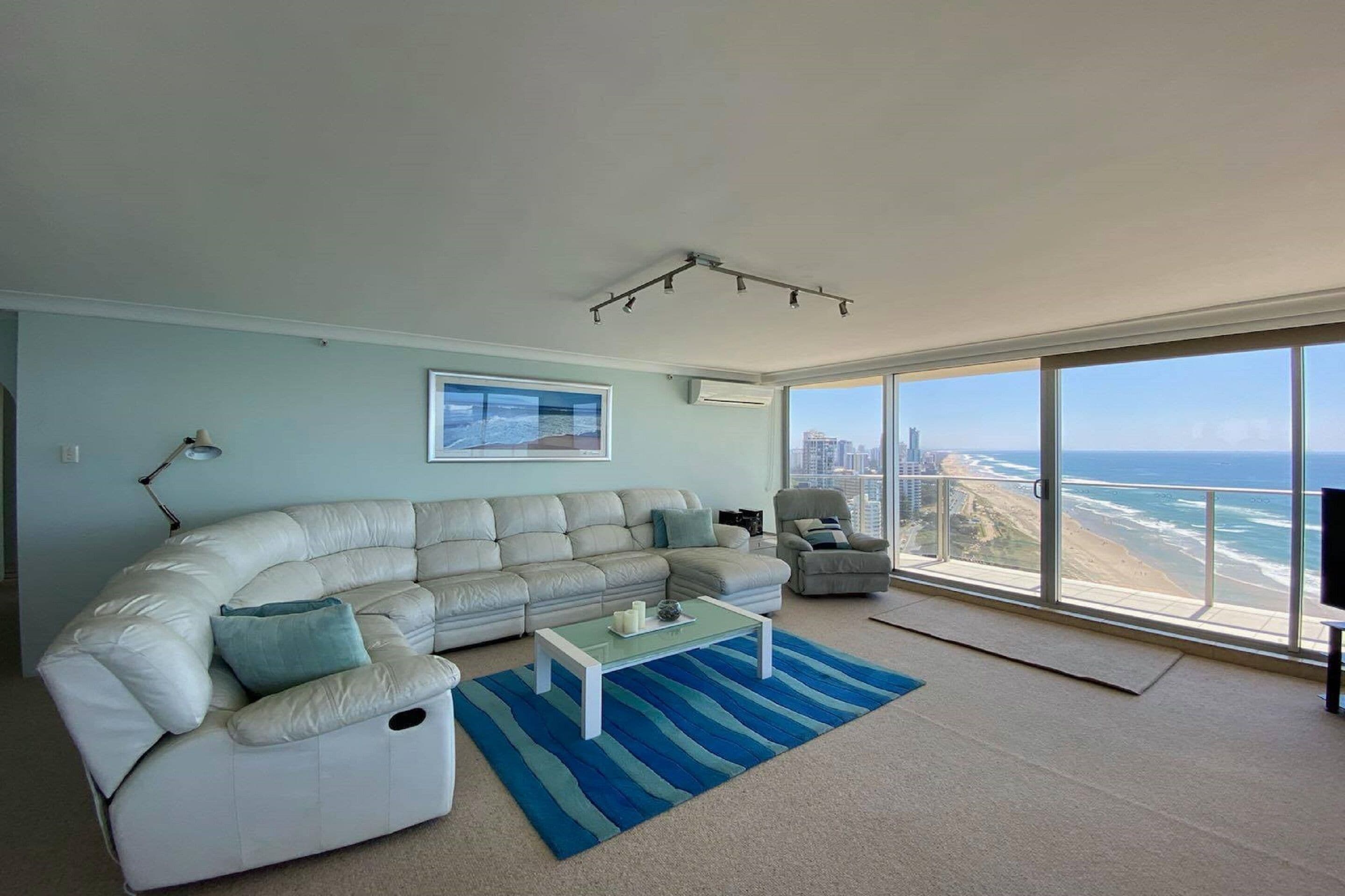 Hi Surf Beachfront Resort Apartments — image 14