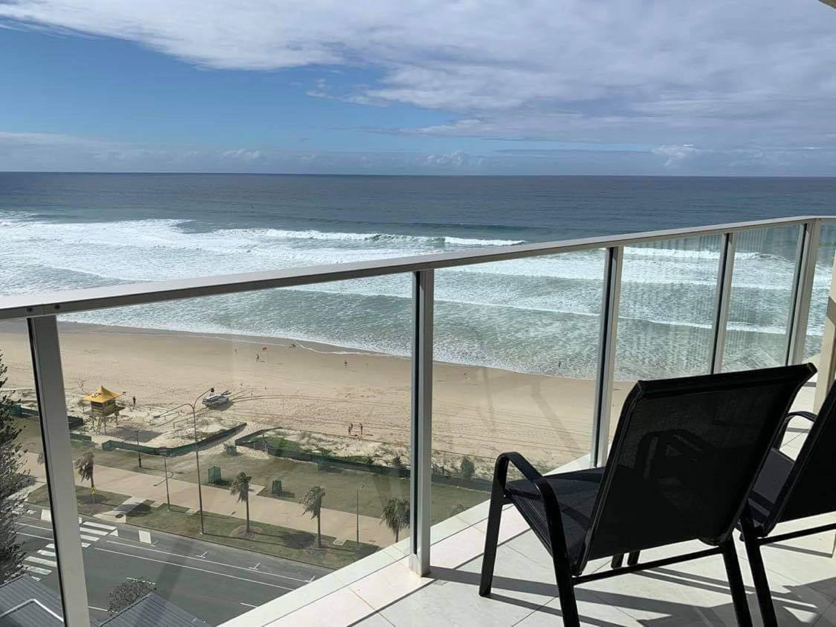 Hi Surf Beachfront Resort Apartments — image 22