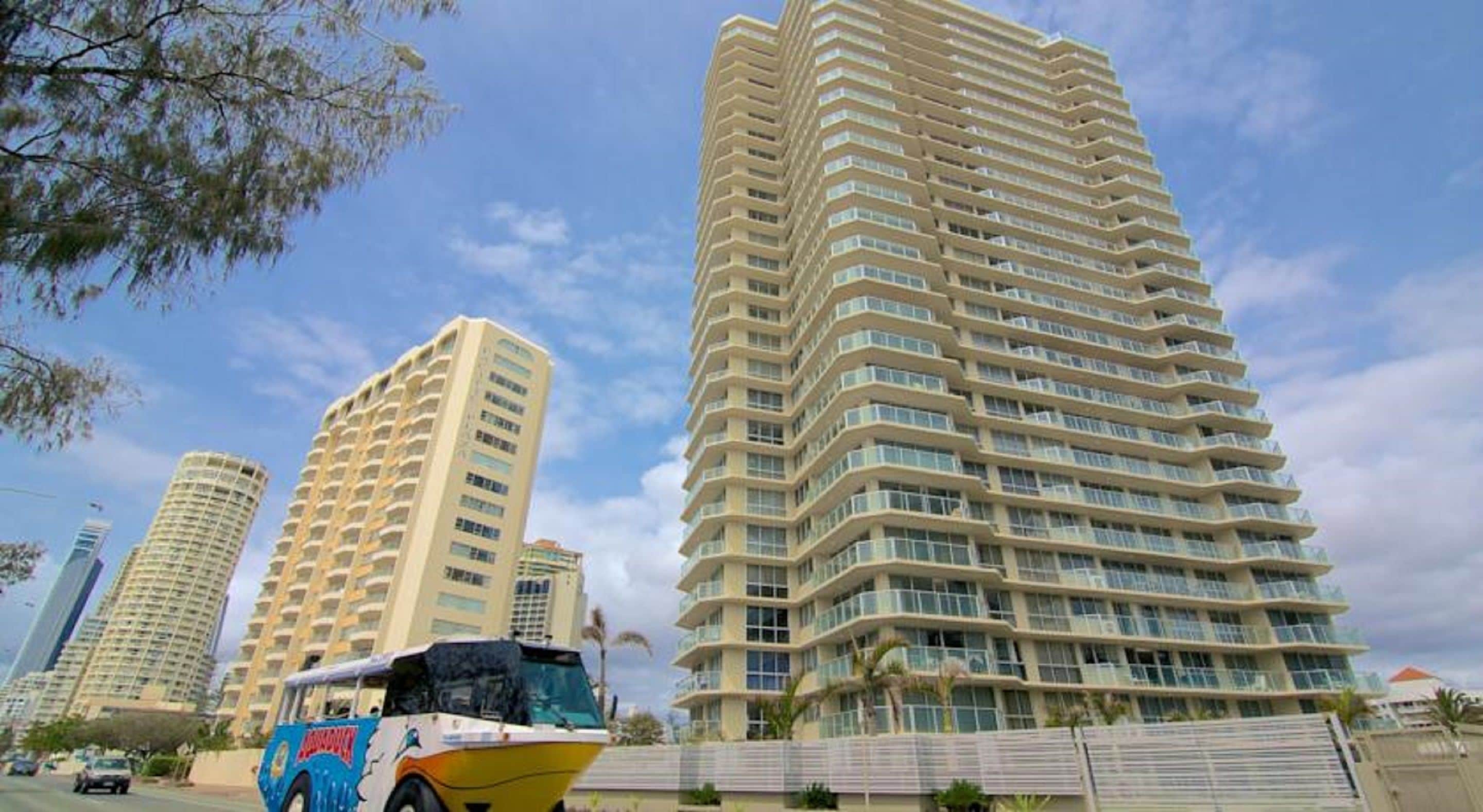 Hi Surf Beachfront Resort Apartments — image 25
