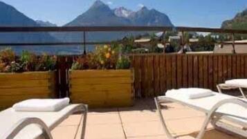 Sun deck