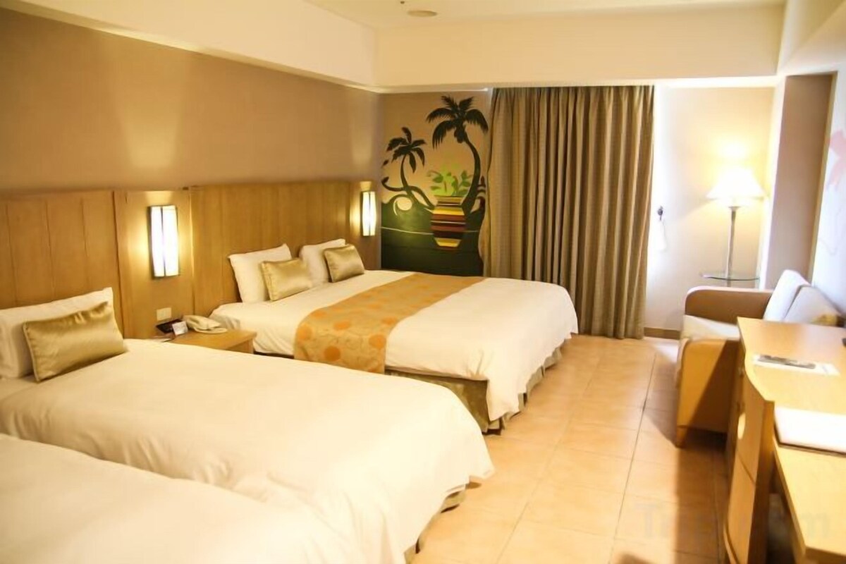 Minibar, free WiFi