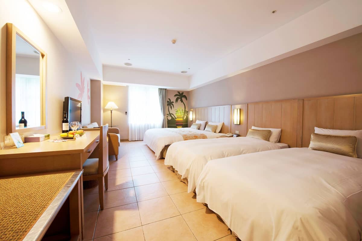 Minibar, free WiFi