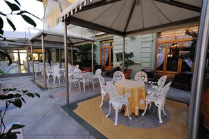 Se sirven desayunos, almuerzos y cenas