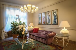 Sala de estar en el lobby