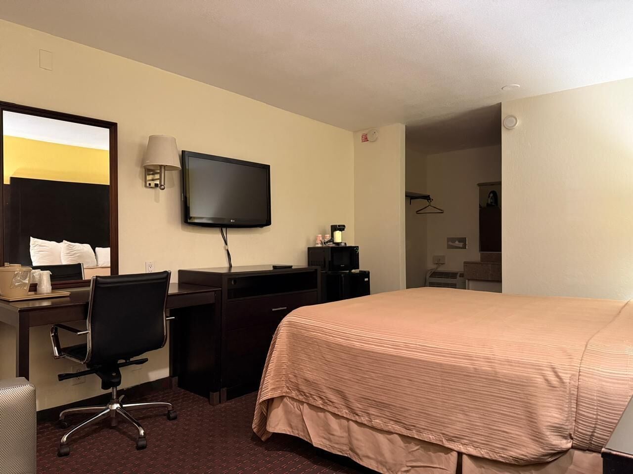 Photo - Hollister Inn