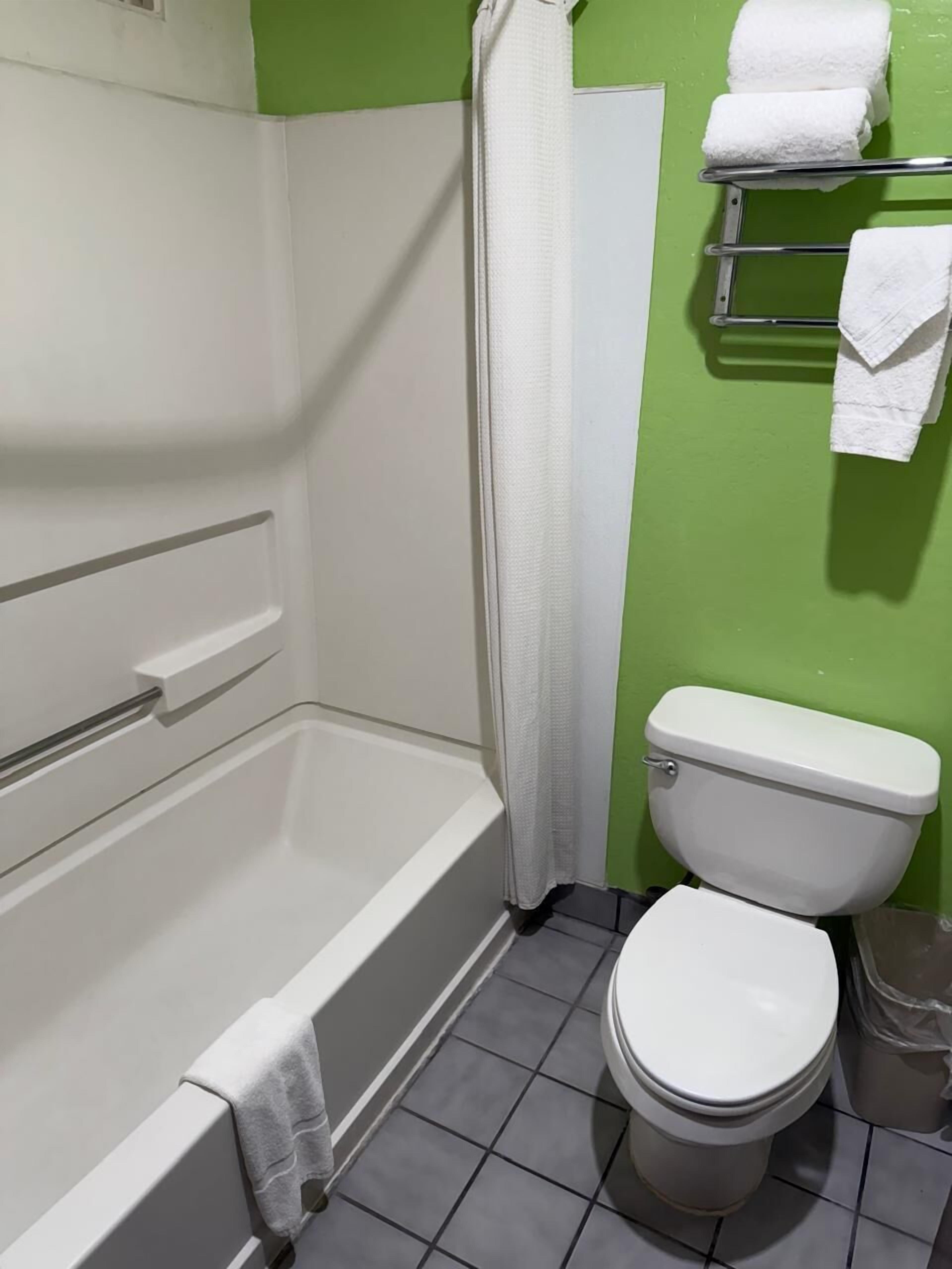 Photo - Hollister Inn