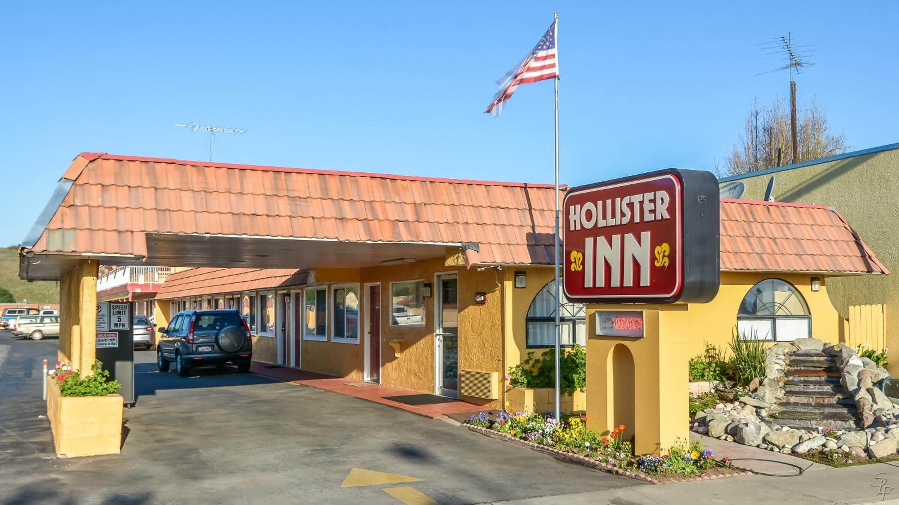 Photo - Hollister Inn