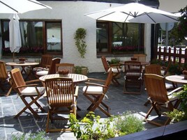 Breakfast and dinner served, international cuisine