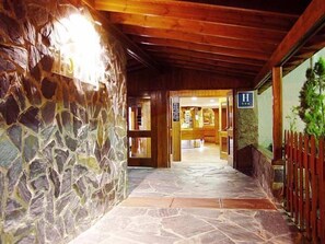 Property entrance - Hotel Nievesol (Sallent de Gallego)