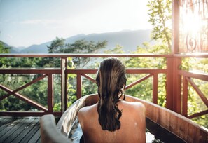 双人护理室、桑拿、热水浴缸、湿蒸房、身体护理、泥浴