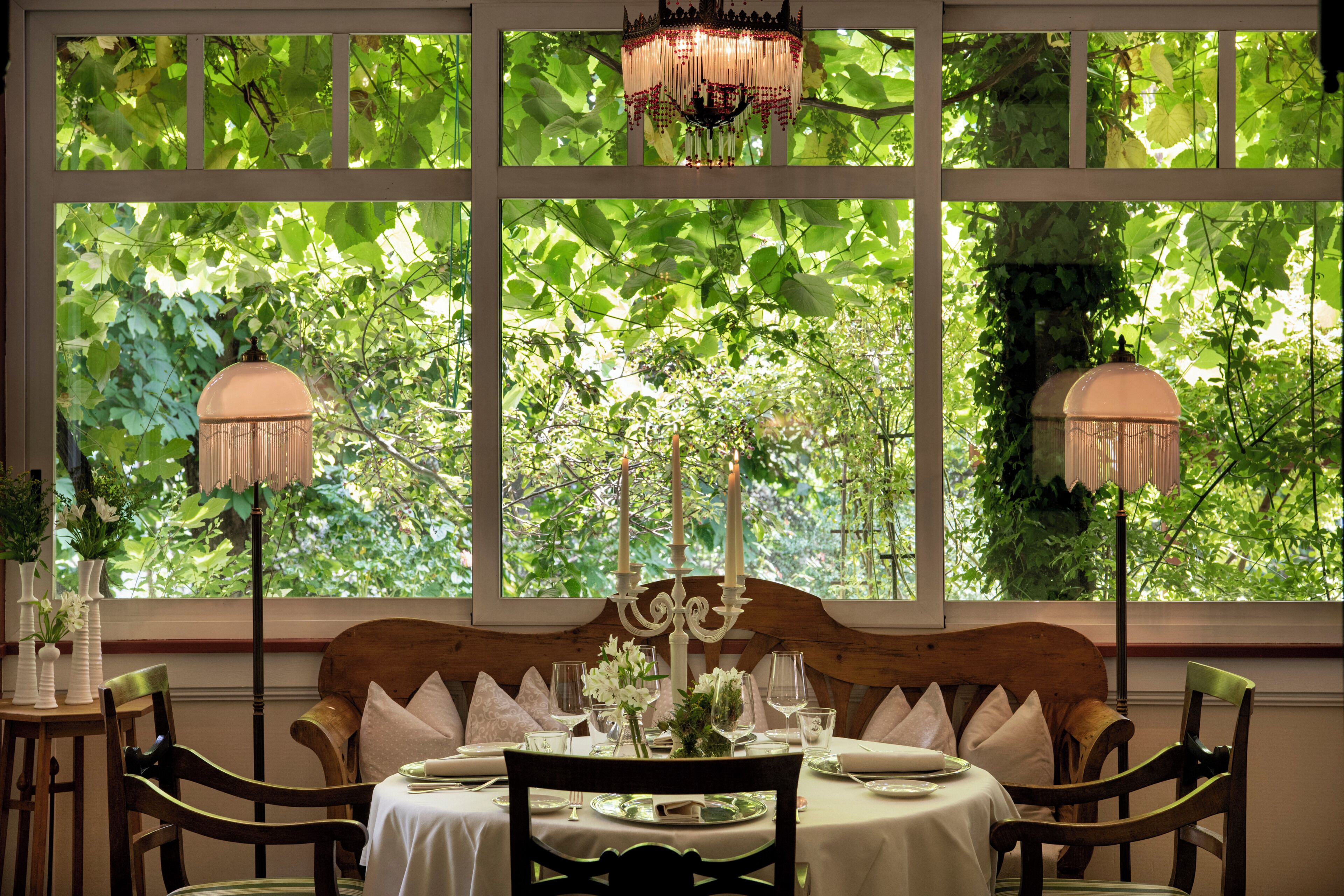 2 restaurants, breakfast, dinner served; Regional cuisine 