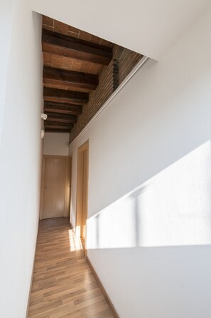 Quarto duplo superior (with extra bed) | Cofres nos quartos, ferros/tábuas de passar roupa