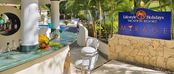 Poolside bar