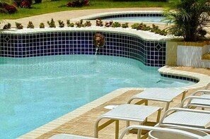 Outdoor pool - Dos Angeles del Mar B&B (Rincon)