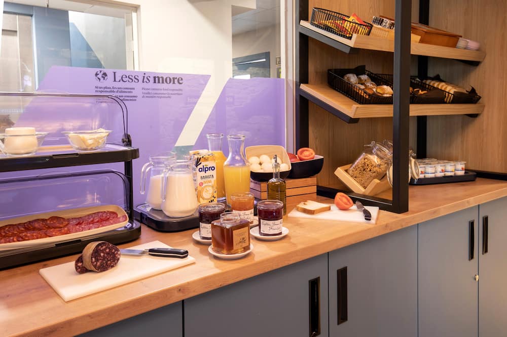 Font Andorra Hostel by Nexta