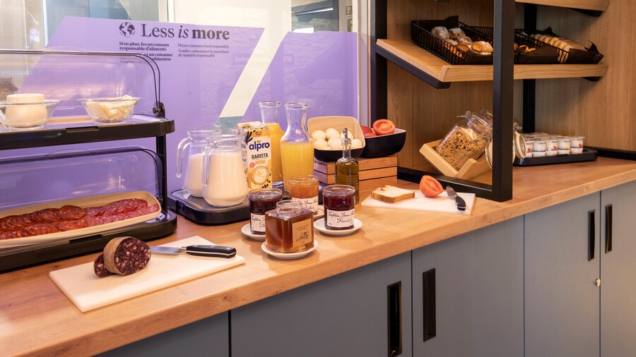 Font Andorra Hostel by Nexta
