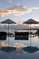 室外游泳池，免费小屋，池畔遮阳伞