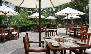 Café da manhã feito na hora todos os dias (USD 25 por pessoa) 