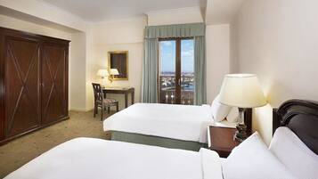 1 bedroom, hypo-allergenic bedding, in-room safe, blackout drapes