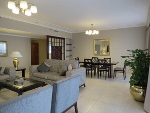 32-inch LCD TV with satellite channels, TV - Cairo World Trade Center Hotel & Residences (Cairo)