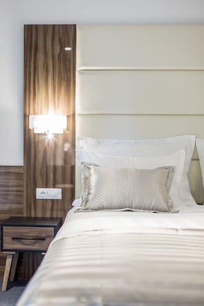 Deluxe Double or Twin Room | Premium bedding, minibar, in-room safe, desk - Hotel Eden (Podstrana)