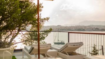 Sun deck