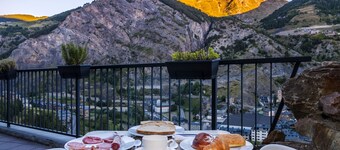 AJ Hotel & SPA