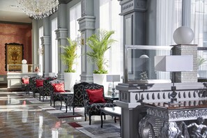 Lobby sitting area - Hotel Riu Palace Riviera Maya - All Inclusive (Playa del Carmen)