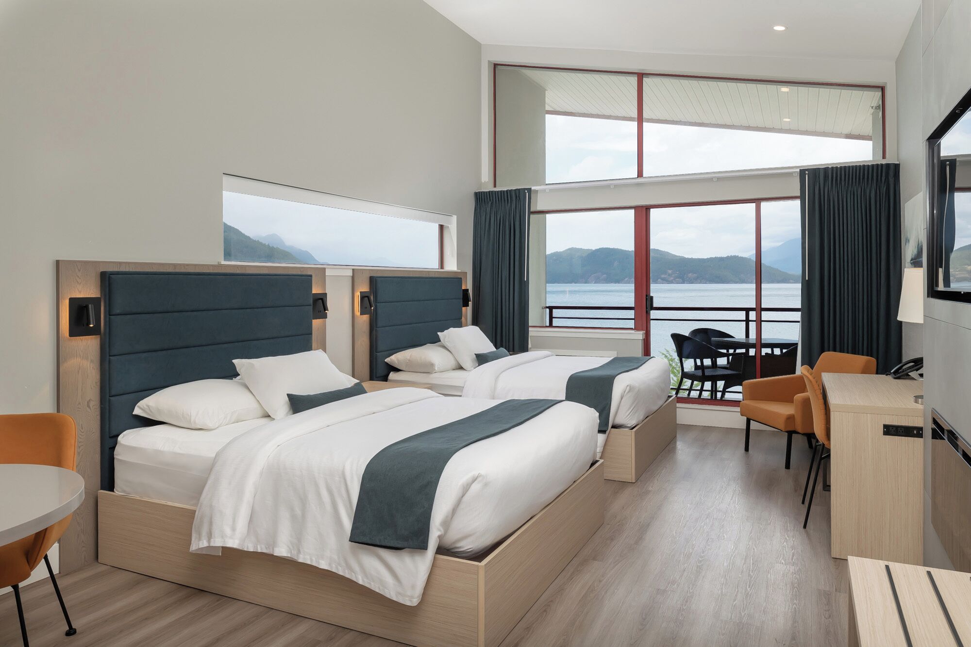 Deluxe-Zimmer, 2 Queen-Betten, Seeblick | Hochwertige Bettwaren, Schreibtisch, Verdunkelungsvorhänge