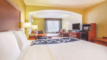 Executive Room, 1 King Bed, Non Smoking | Premium bedding, pillowtop beds, desk, laptop workspace