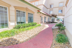 Café da manhã para viagem grátis todos os dias