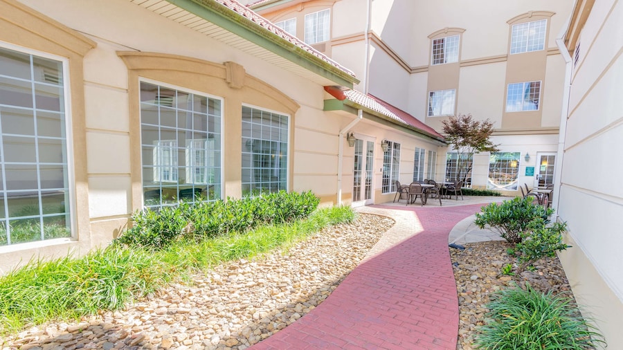 La Quinta Inn & Suites by Wyndham Bentonville