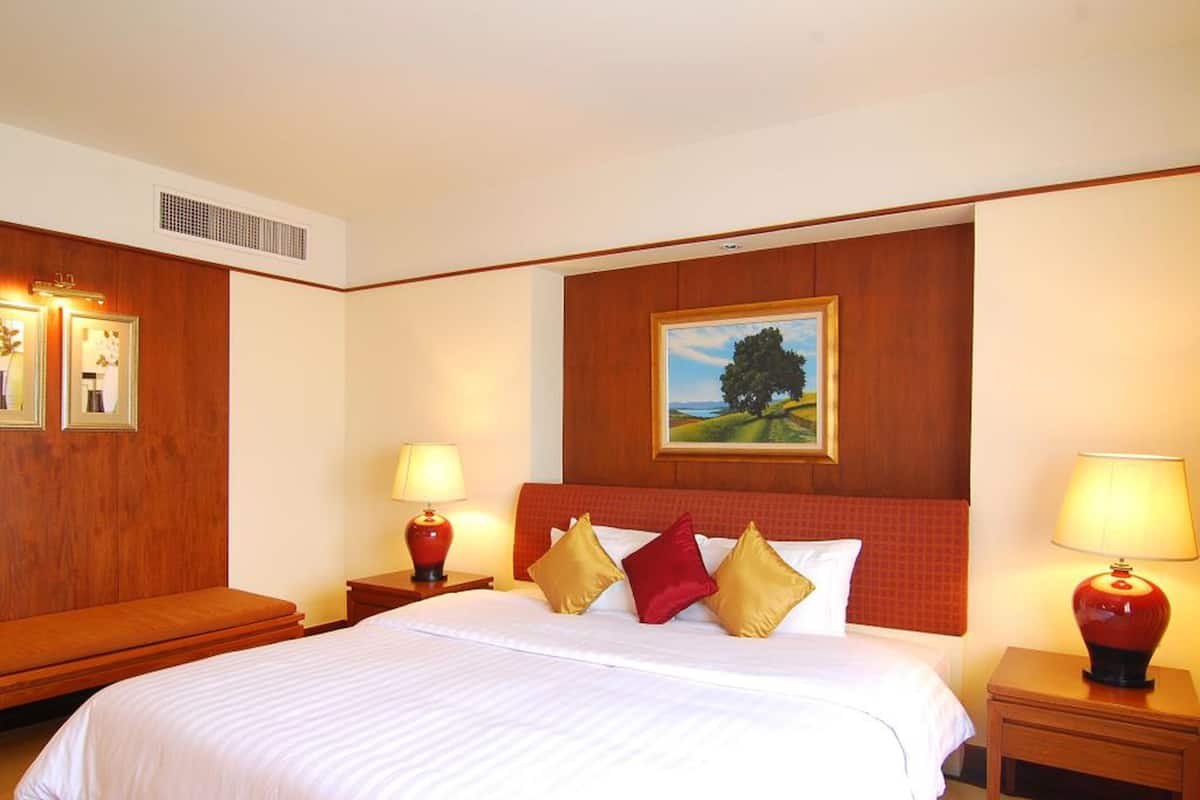1 bedroom, minibar, in-room safe, desk