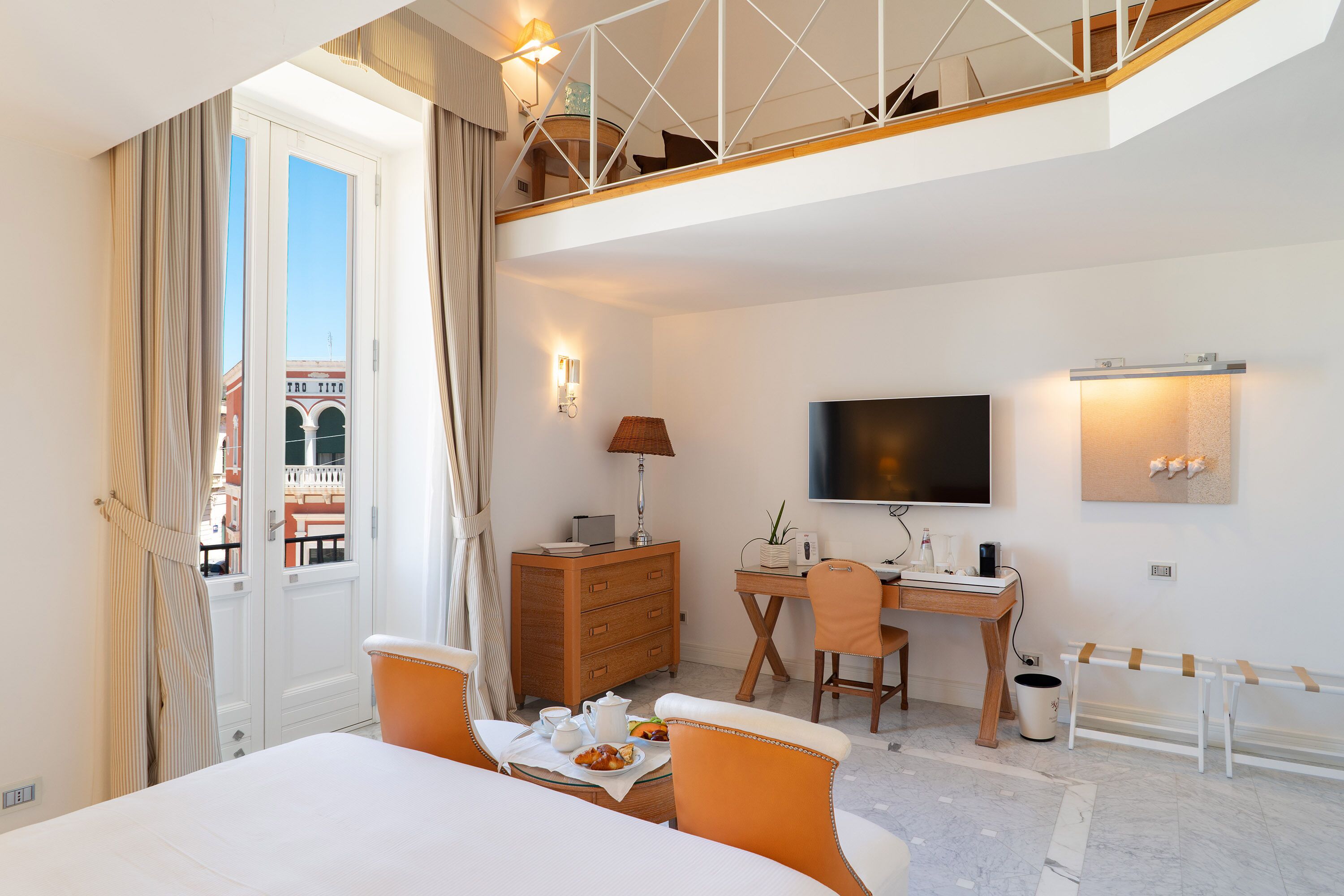 Suite (Glamour) | Ropa de cama de alta calidad y minibar 