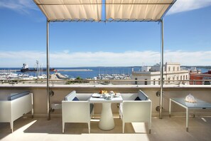 Petit déjeuner buffet compris tous les jours