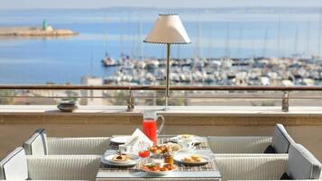 Colazione a buffet inclusa, servita tutte le mattine