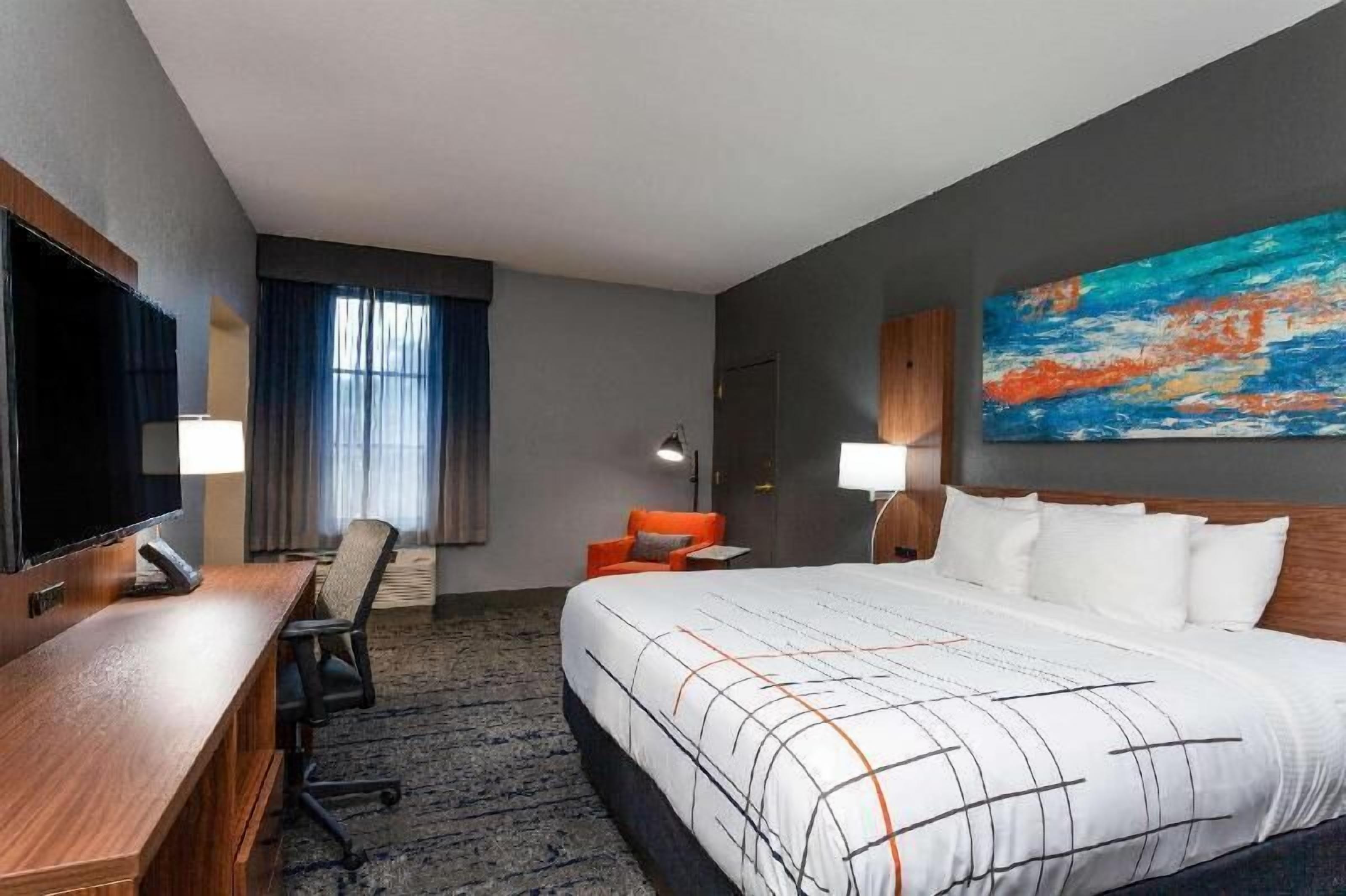Premium bedding, pillow-top beds, in-room safe, desk