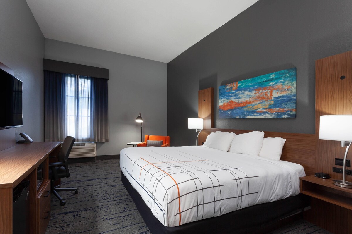 Premium bedding, pillow-top beds, in-room safe, desk