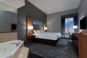 Superior Studio Suite, 1 King Bed, Non Smoking, Jetted Tub | Jetted tub