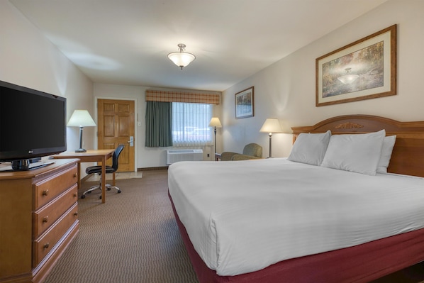 Desk, laptop workspace, iron/ironing board, free WiFi - SureStay Hotel By Best Western Leesville (Leesville)