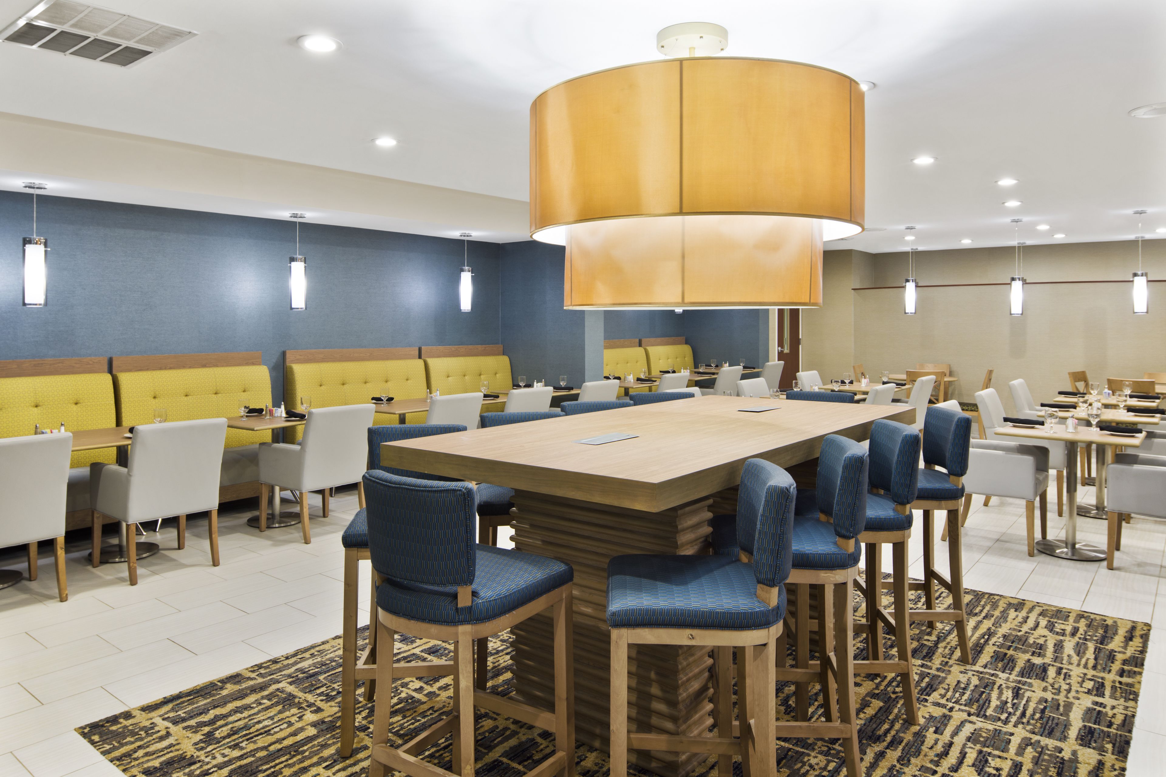 Breakfast and dinner served, American cuisine