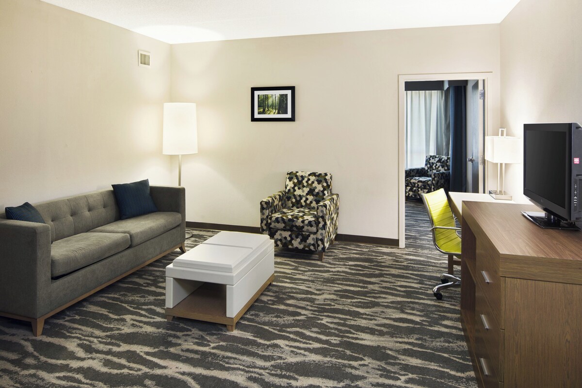 Suite, 2 Bedrooms | In-room safe, desk, iron/ironing board, cots/infant beds