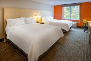 In-room safe, desk, blackout curtains, iron/ironing board - Holiday Inn Express Hotel & Suites Salisbury - Delmar by IHG (Delmar)