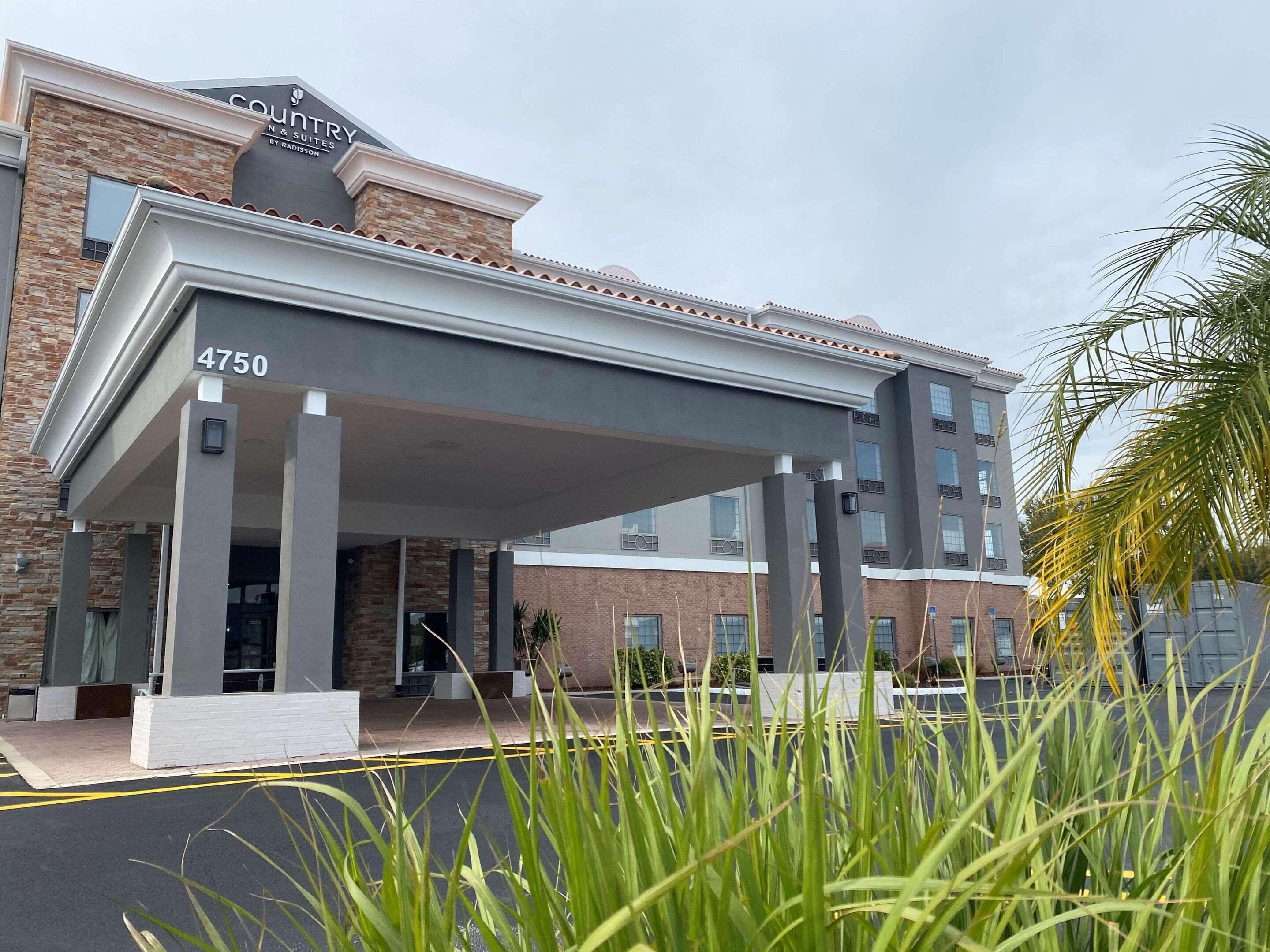 Photo - Country Inn & Suites by Radisson, RJ Stadium - Tampa Airport East